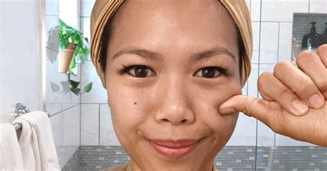 Japanese Facial Massage .